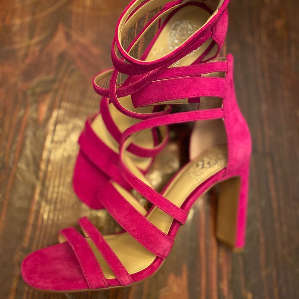 VINCE CAMUTO Hot Pink Strappy Sandals 7.5
